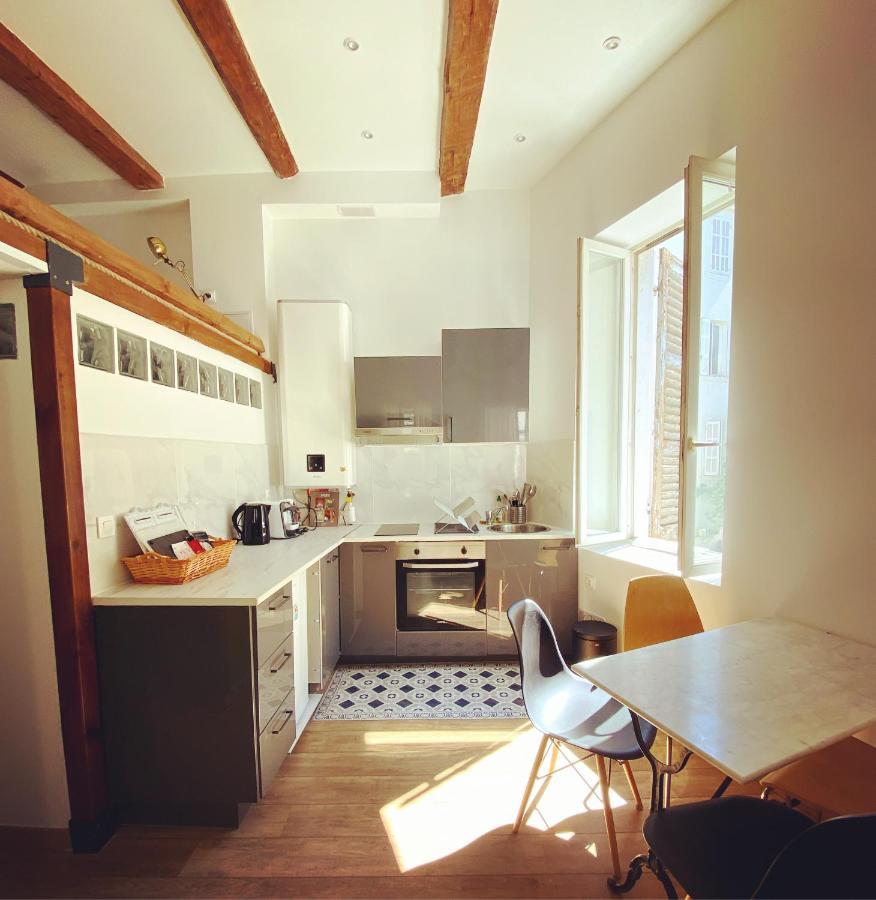 Vaste Et Loft Climatise Au Coeur De Marseilles