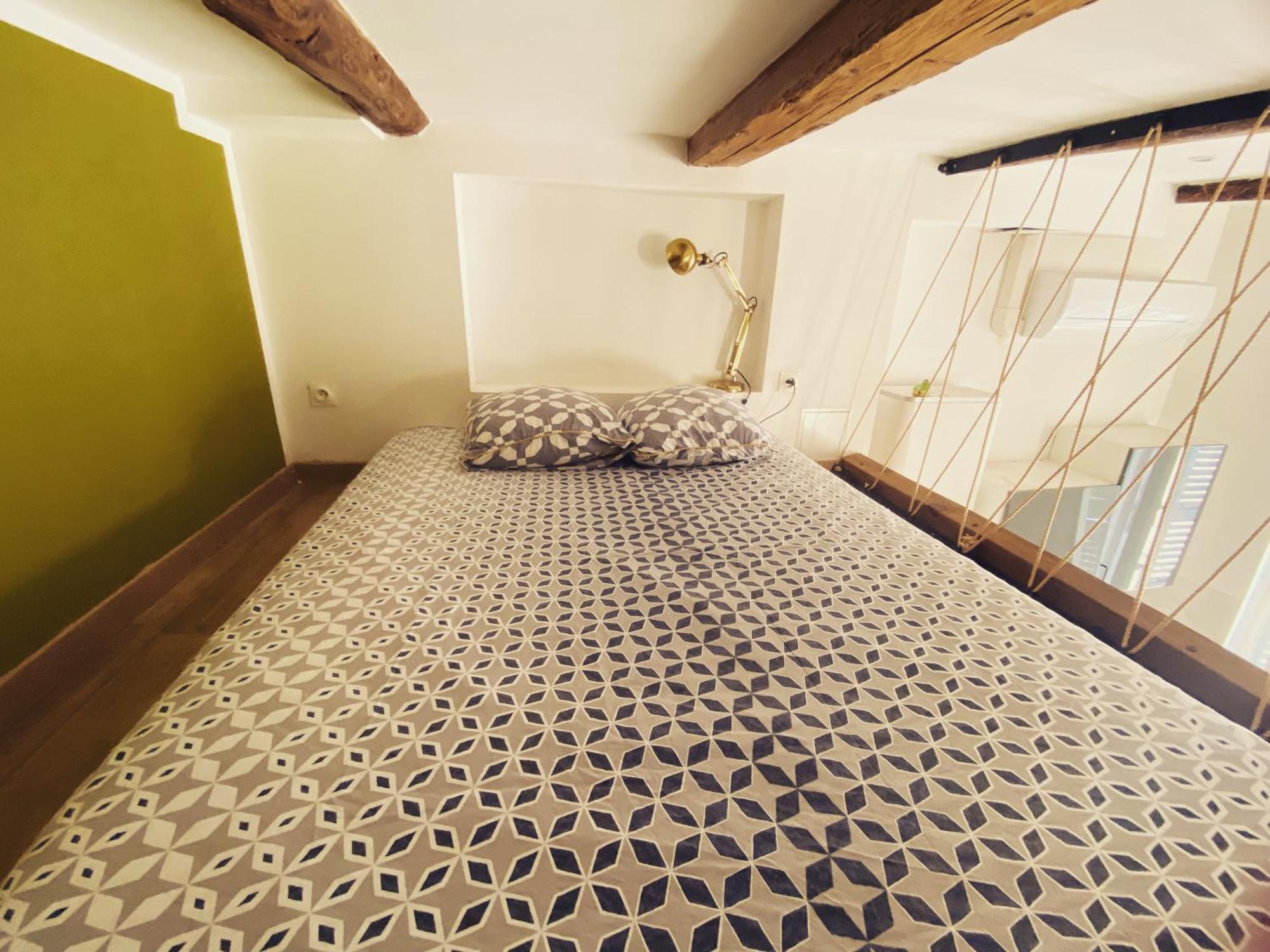 Vaste Et Loft Climatise Au Coeur De * Marseilles